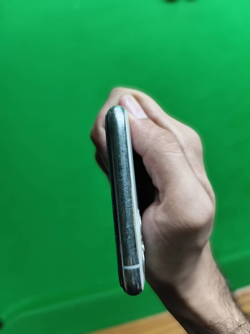 Apple iPhone 11 Pro Max 0