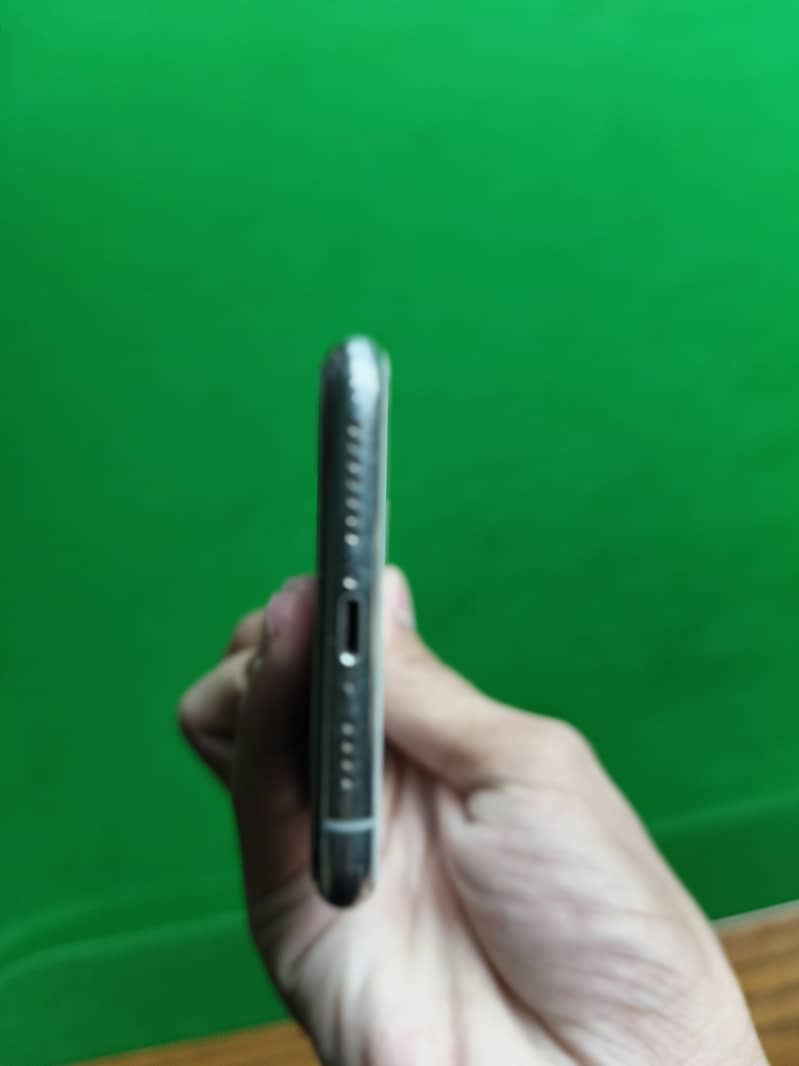 Apple iPhone 11 Pro Max 1