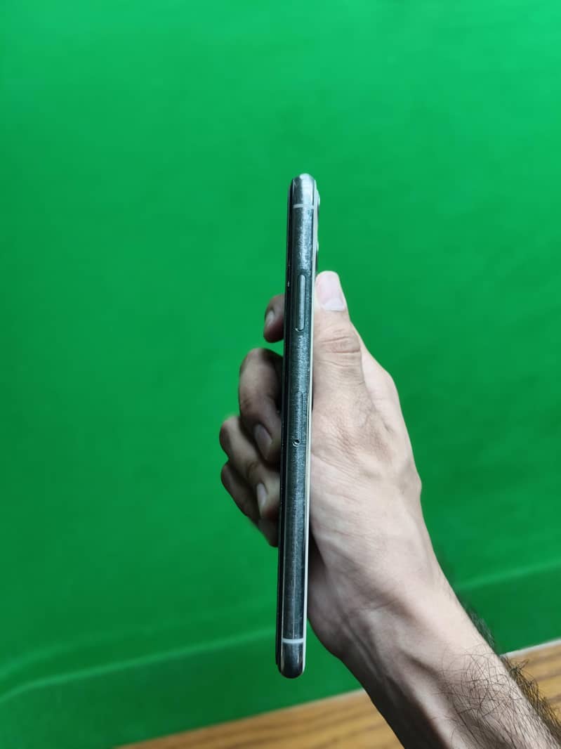 Apple iPhone 11 Pro Max 3