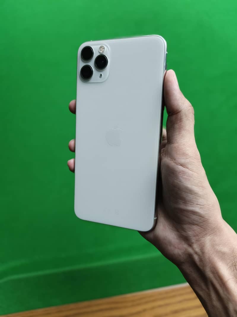 Apple iPhone 11 Pro Max 4