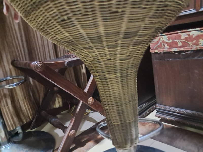 ADJUSTABLE STOOL 6