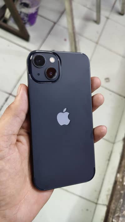 Apple iPhone 13