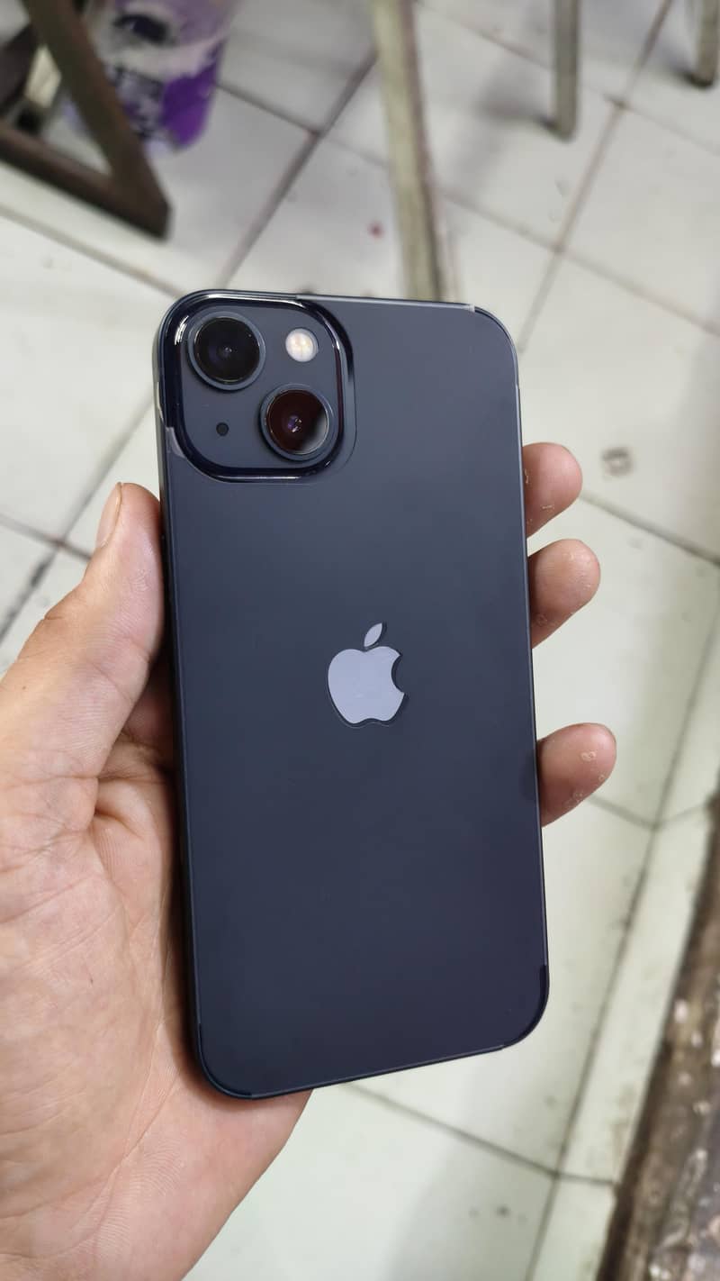 Apple iPhone 13 0
