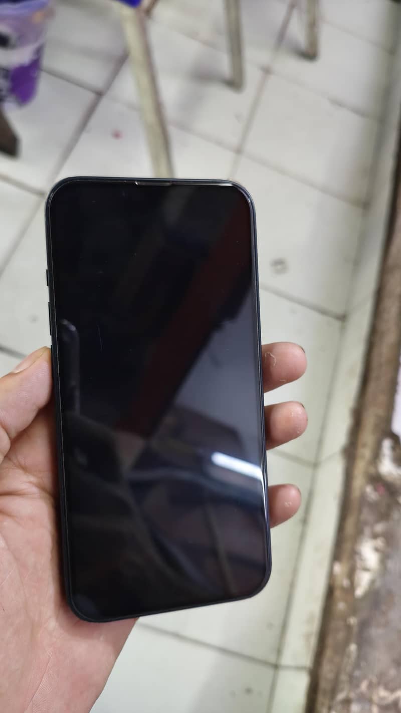 Apple iPhone 13 1