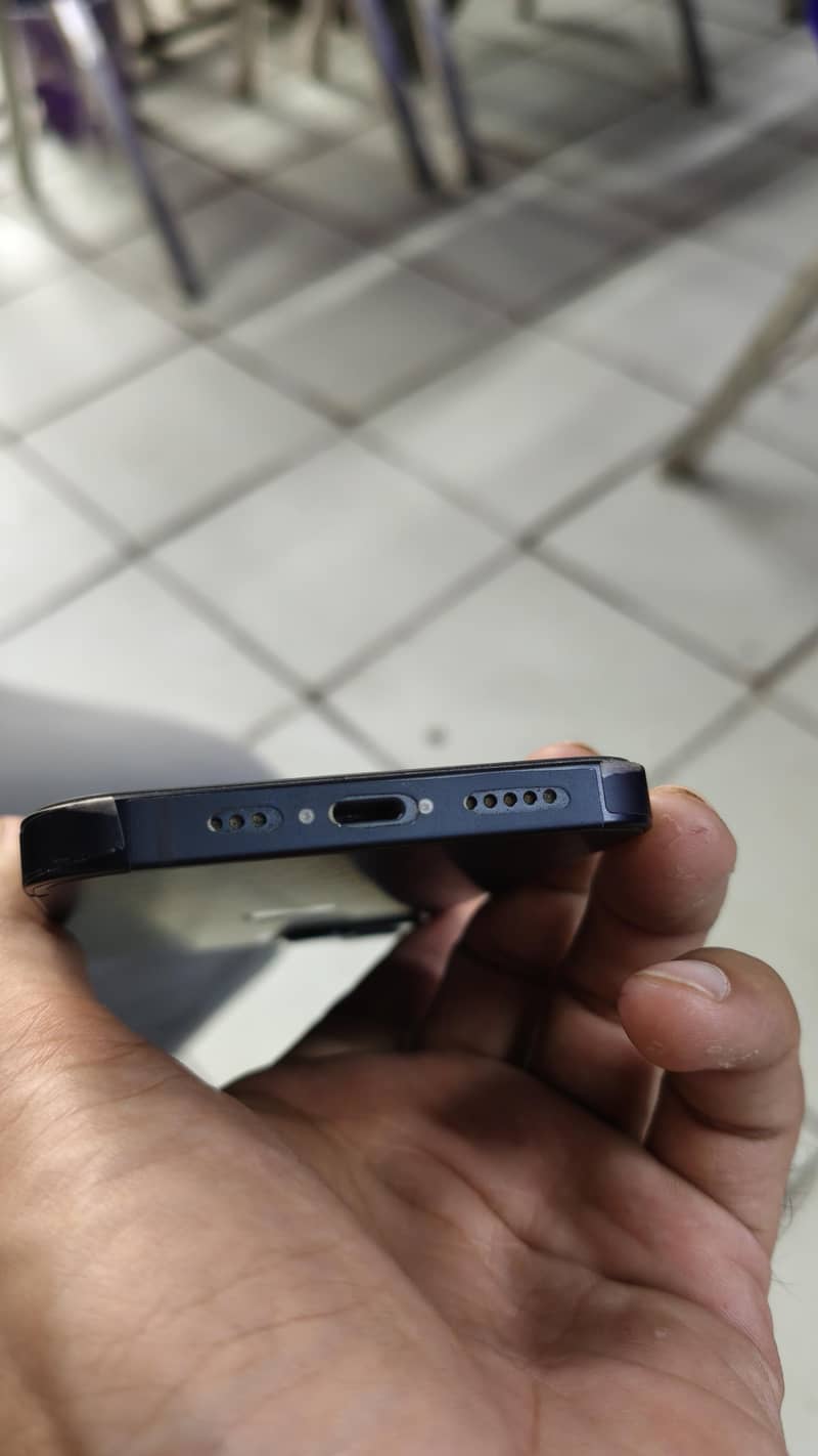 Apple iPhone 13 6