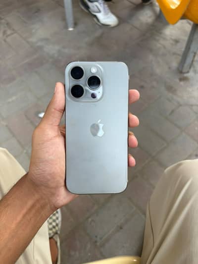 Apple iPhone 16 Pro