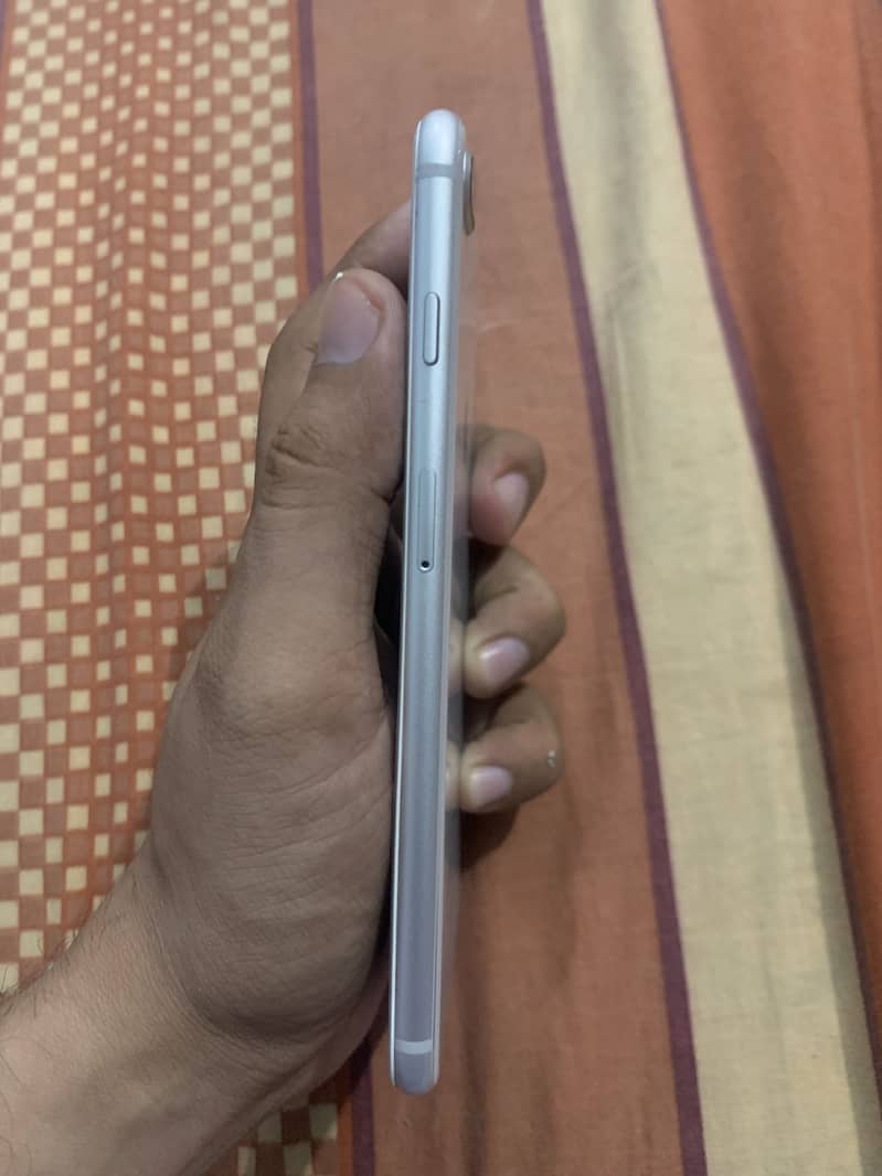 Apple iPhone 8 Plus 2