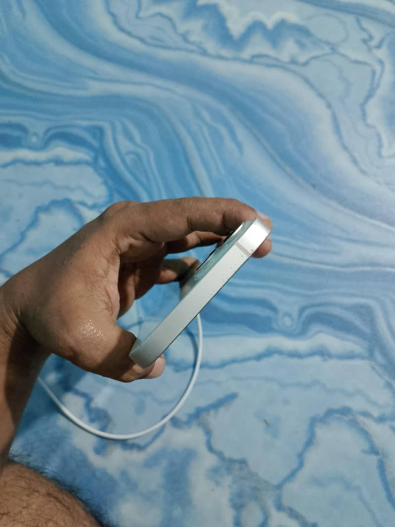 iphone 13 4