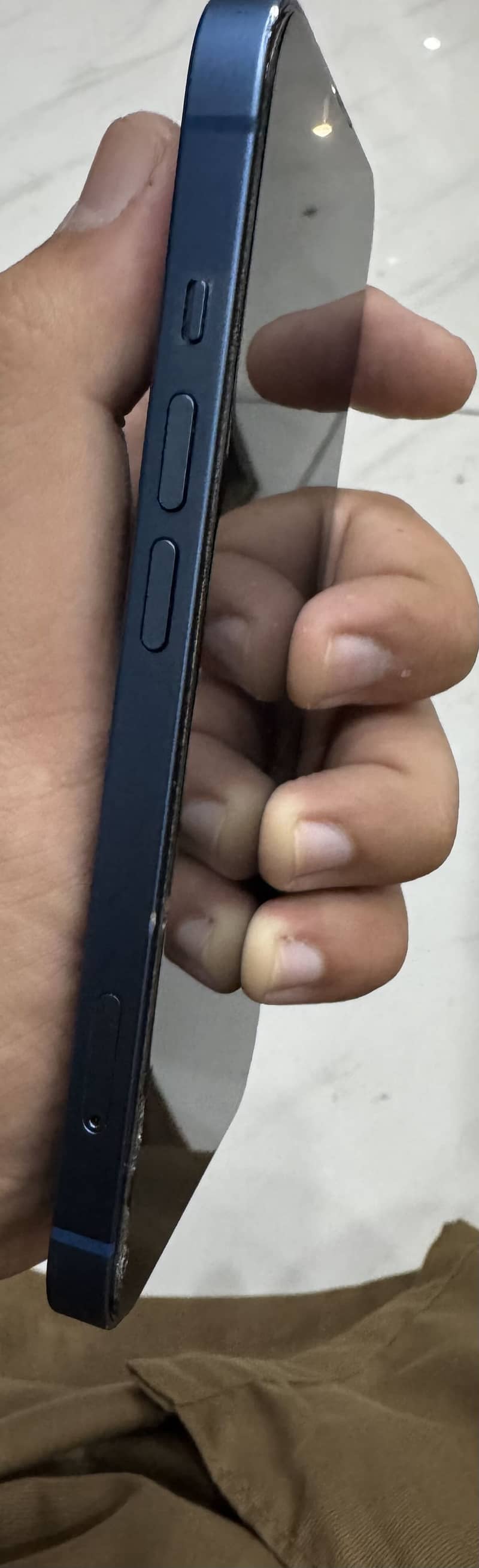 Apple iPhone 13 4