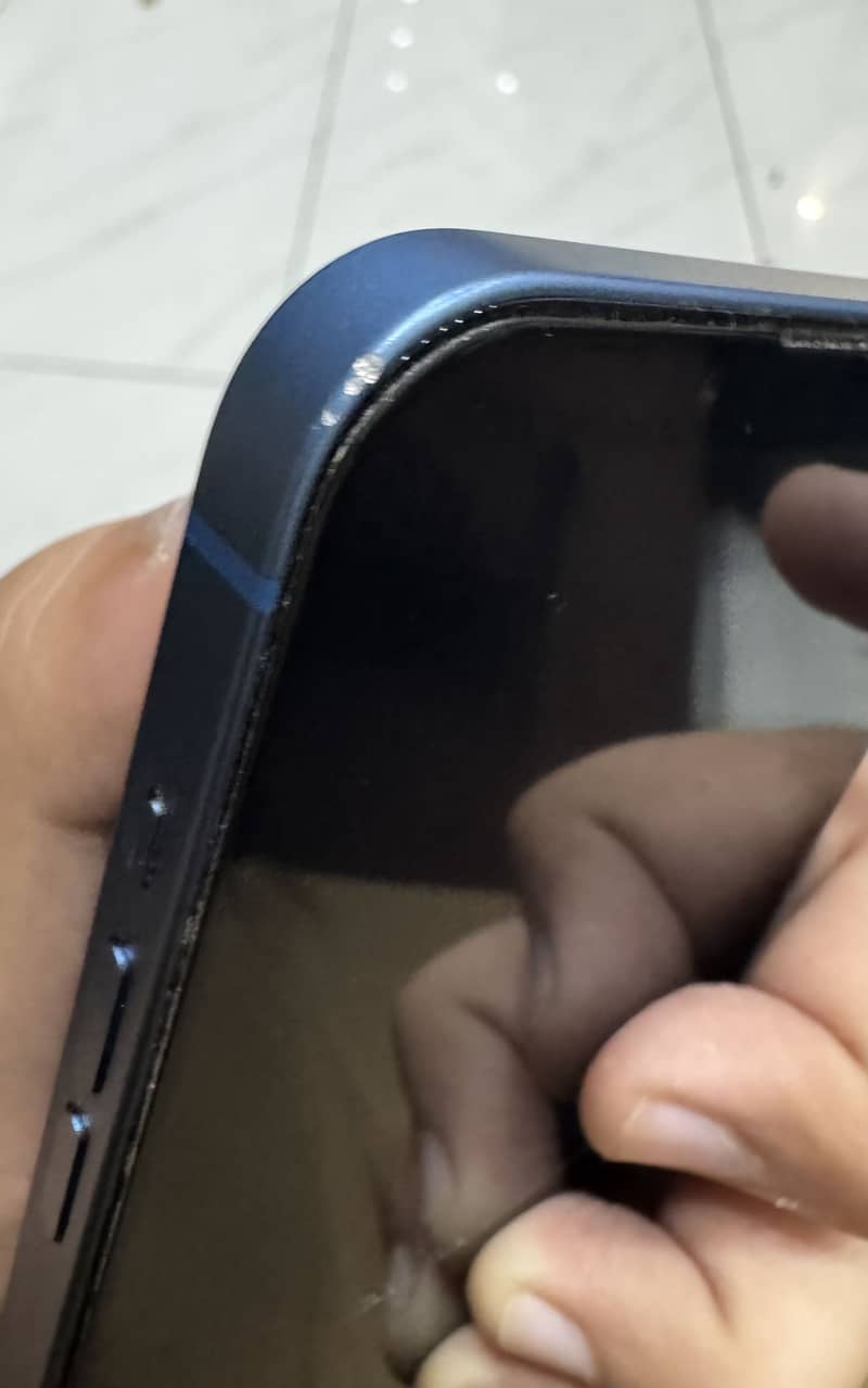 Apple iPhone 13 6