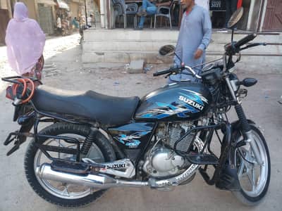 Suzuki GS 150 excellent condition no falt no work .
