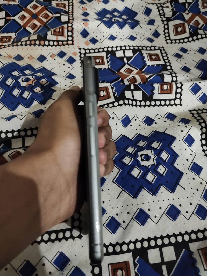Google Pixel 8 2