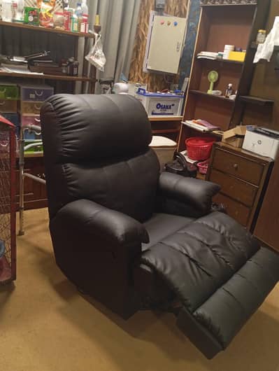Recliner sofa