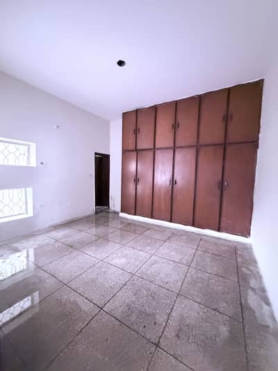 1 kanal Totally Separate Upper Portion for Rent