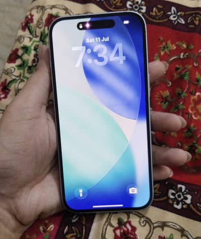 Apple iPhone 15