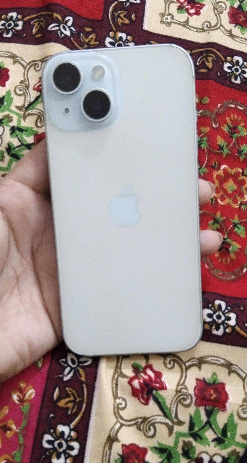 Apple iPhone 15 2