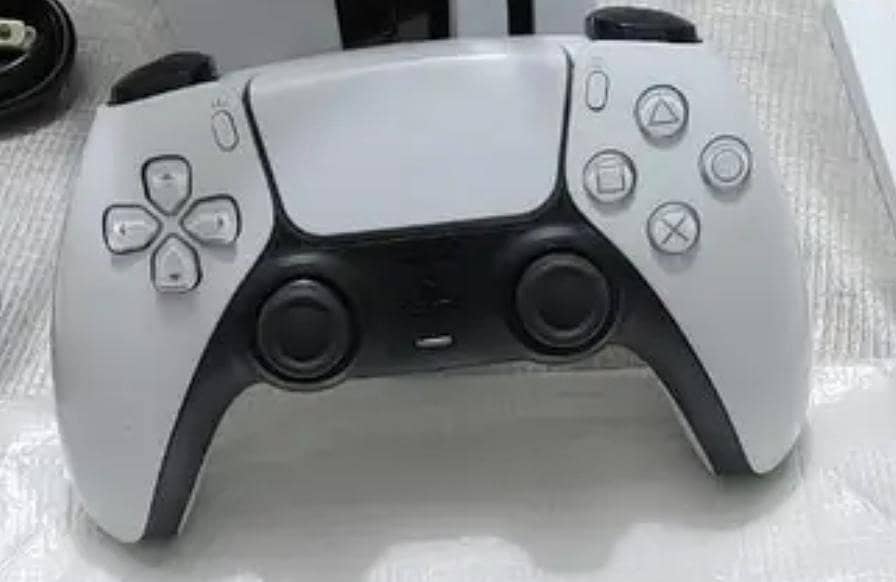 ps5 controllerused white 0