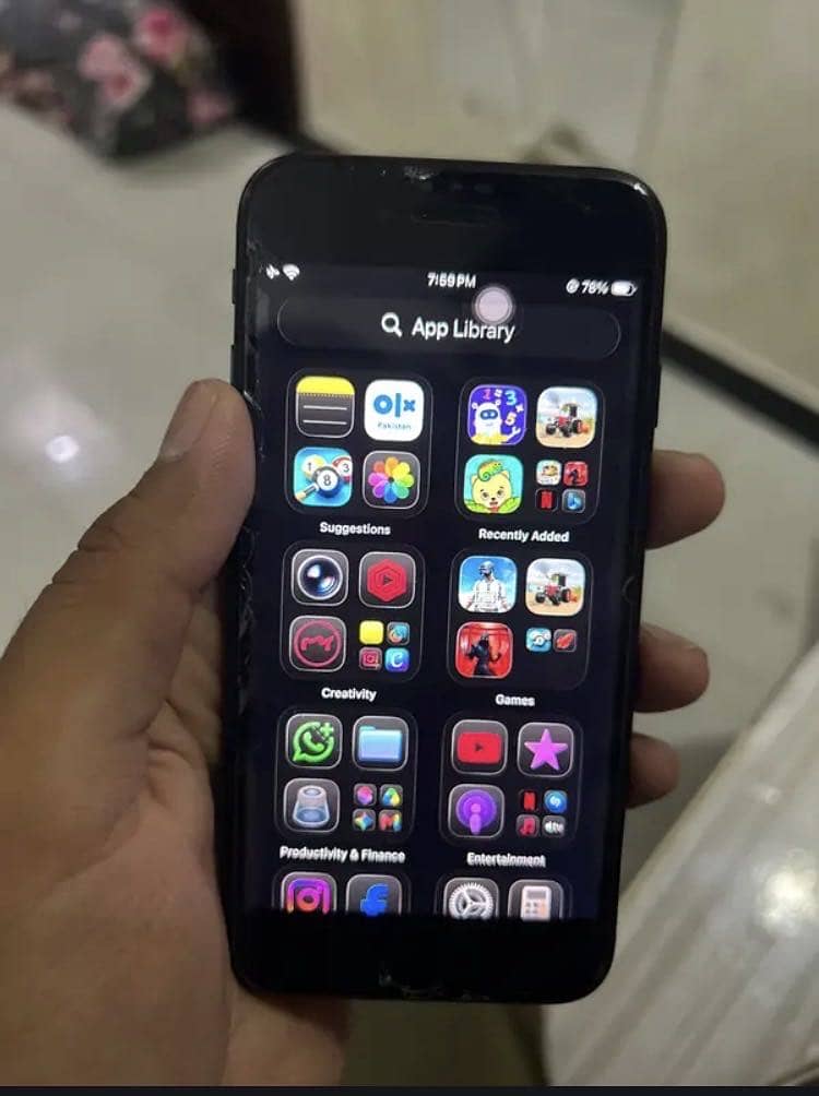 Apple iPhone SE 3rd Generation 6