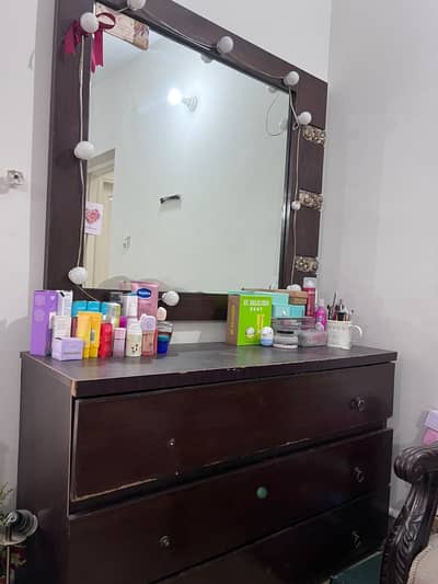 Dressing table