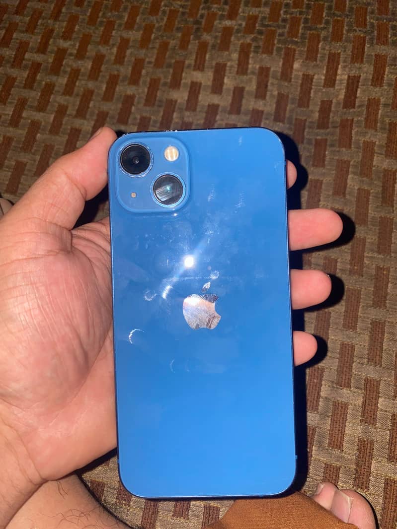 Apple iPhone 13 4
