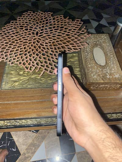 Apple iPhone 16
