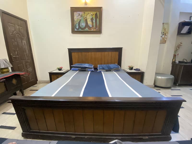 Bed with Side Tables 2
