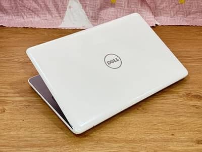 Dell Inspiron Glossy  AMD 7th Generation 8GB Ram / 128GB SSD