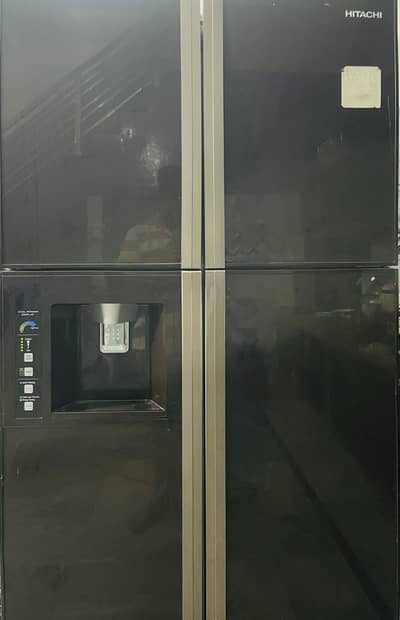 2 door hithachi jabani cooling 10/70 uper wala dorr  nichay 100/100