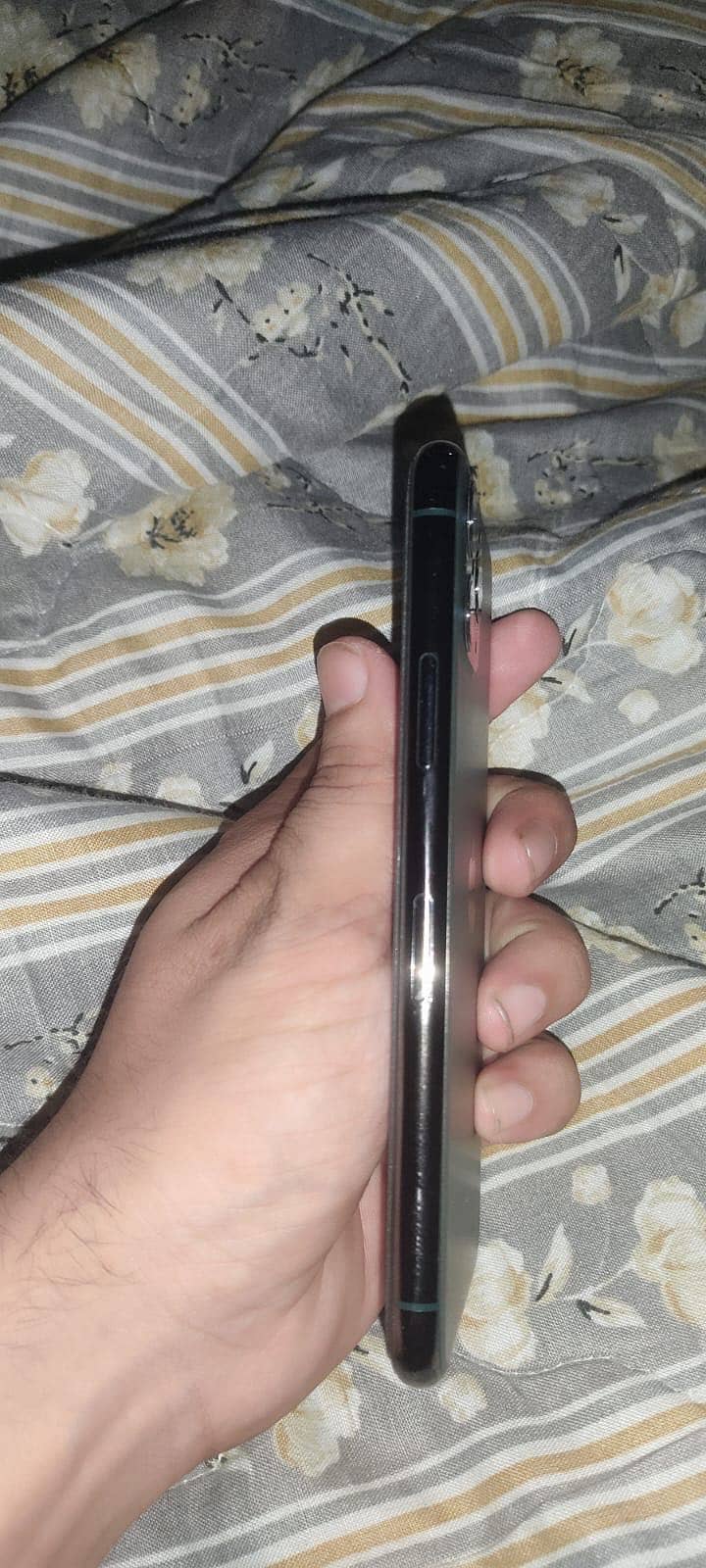 Apple iPhone 11 Pro 4