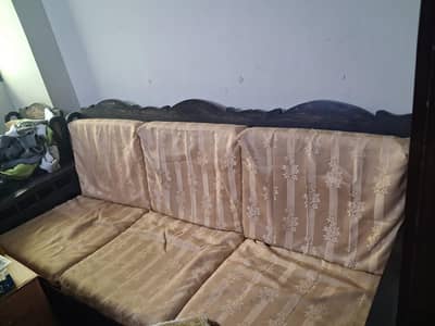 5 seater Sheesham orgnal sofa n orgnal shesham table