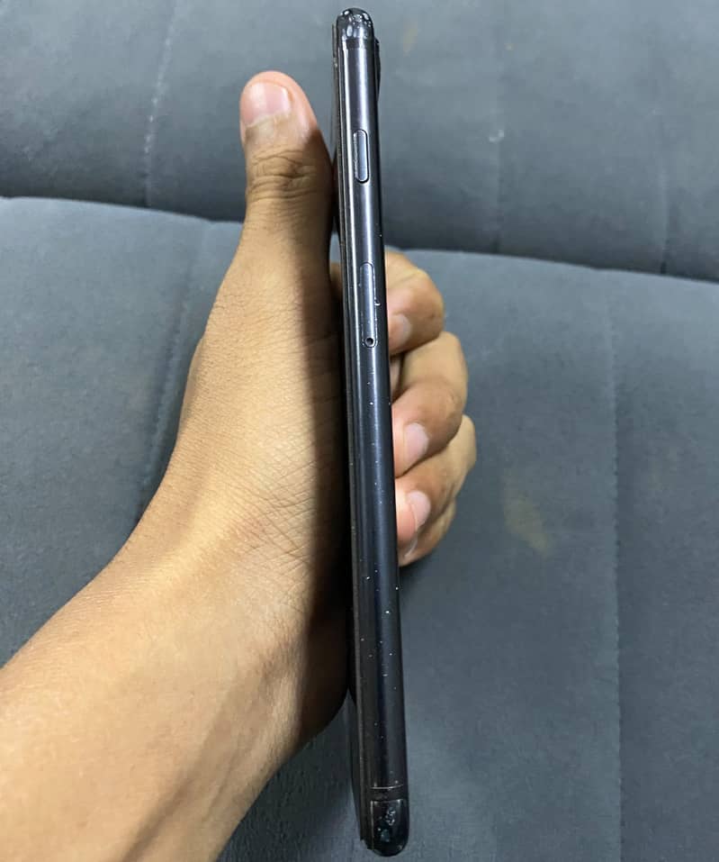 Apple iPhone 7 Plus 3