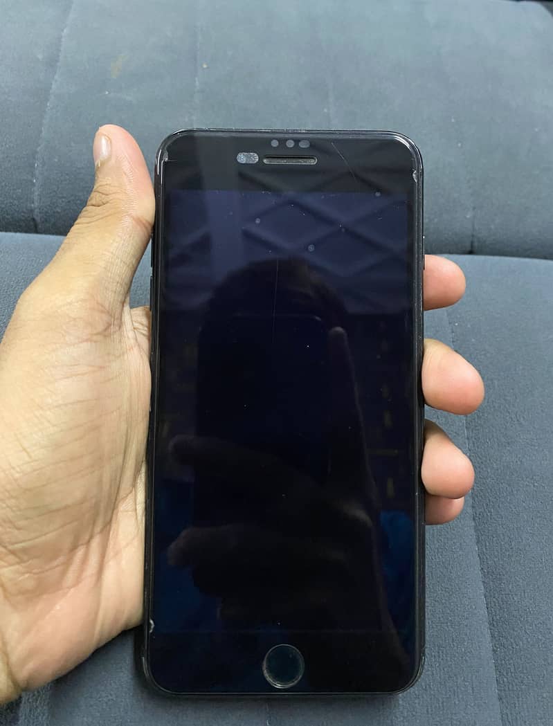 Apple iPhone 7 Plus 6