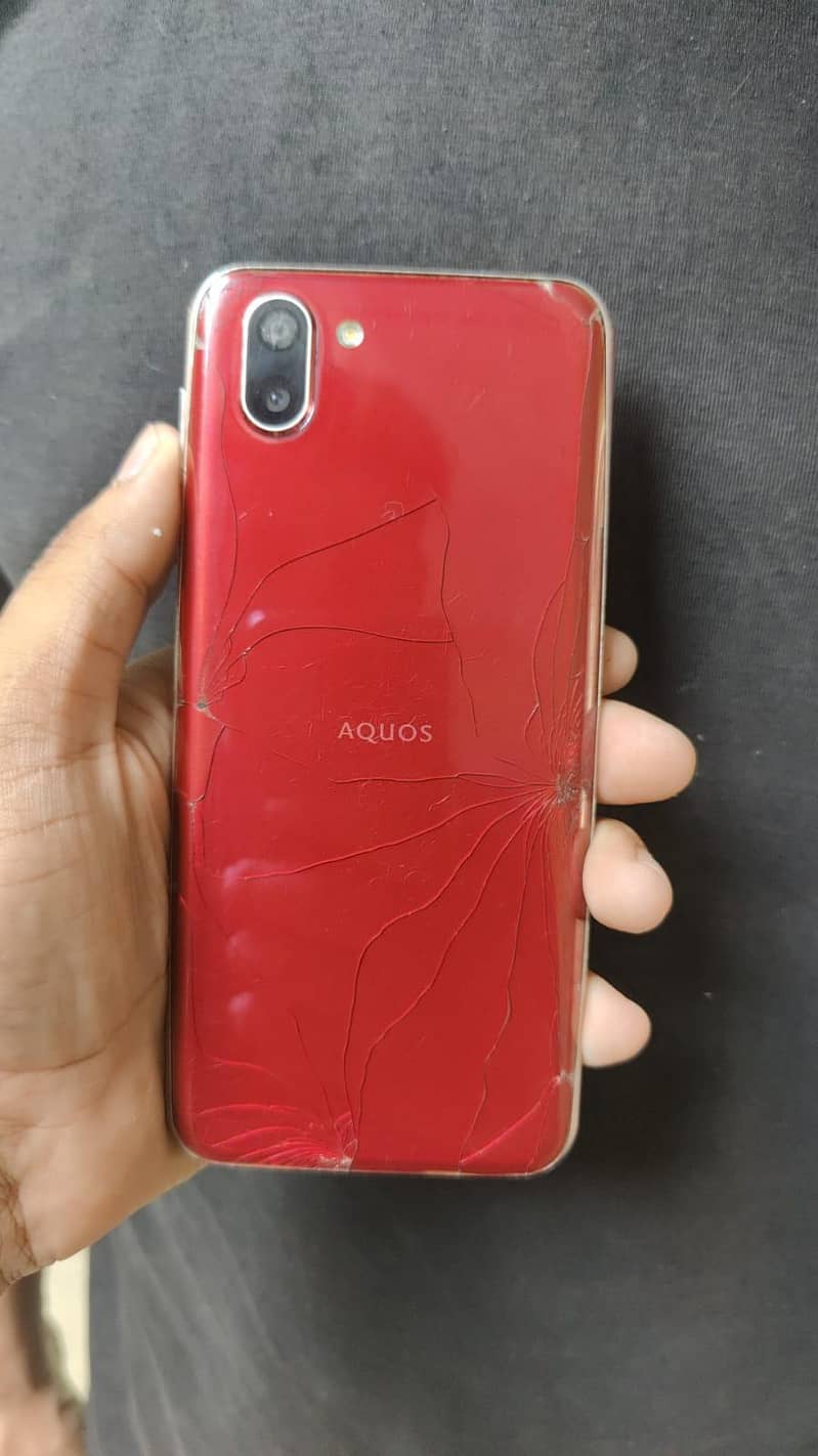 Sharp Aquos R2 2