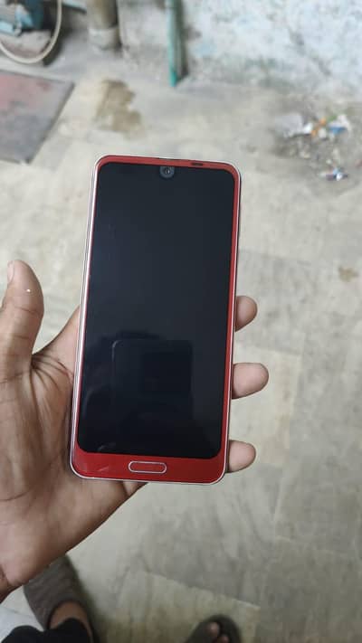 Sharp Aquos R2
