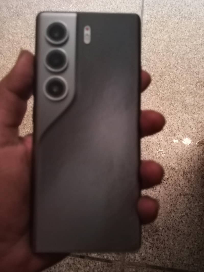 Tecno CAMON 40 Pro 3