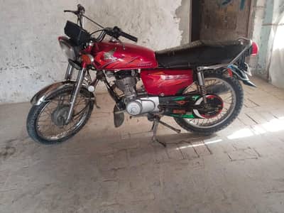 Honda 125 Red