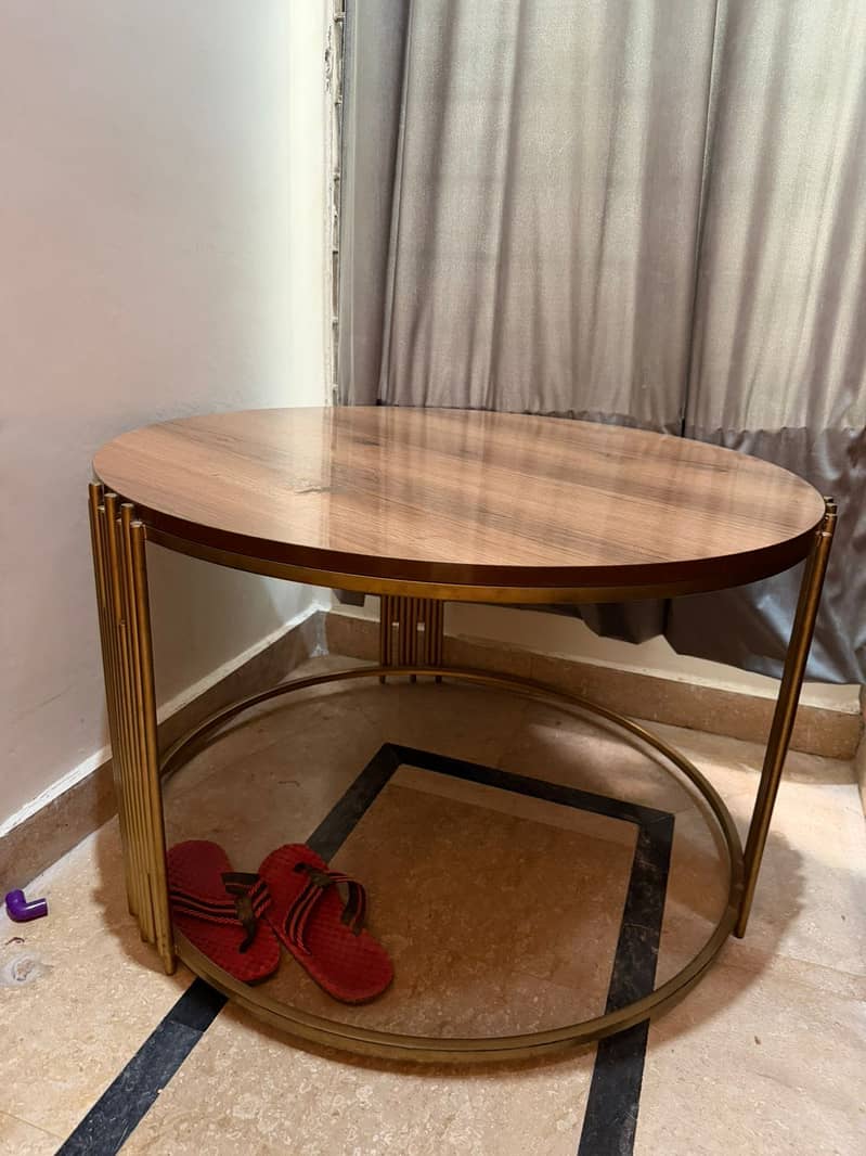 Center table 0