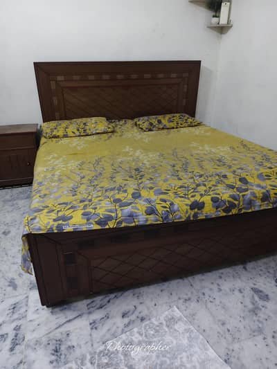 bed and two side table