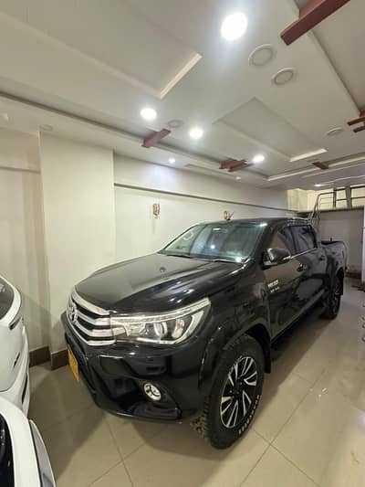 Toyota Hilux Revo V 2020