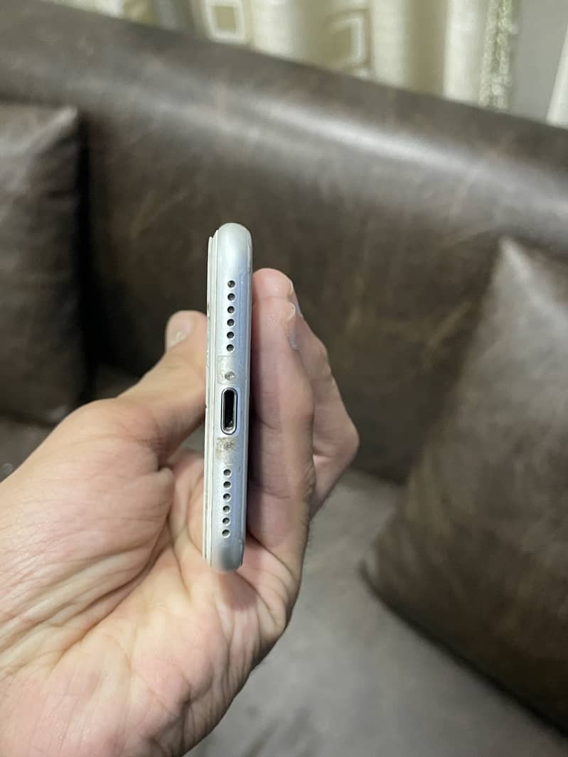 Apple iPhone 7 4