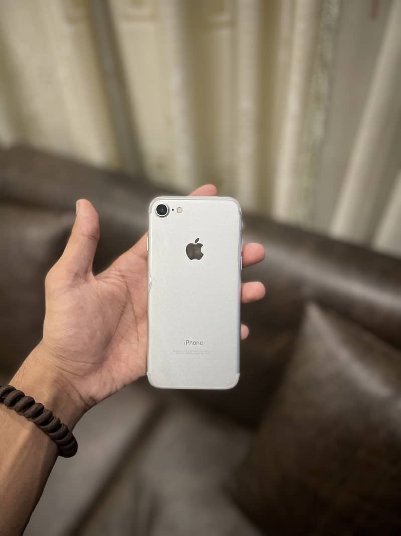 Apple iPhone 7 5