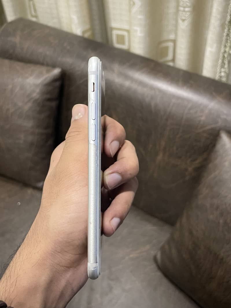 Apple iPhone 7 6