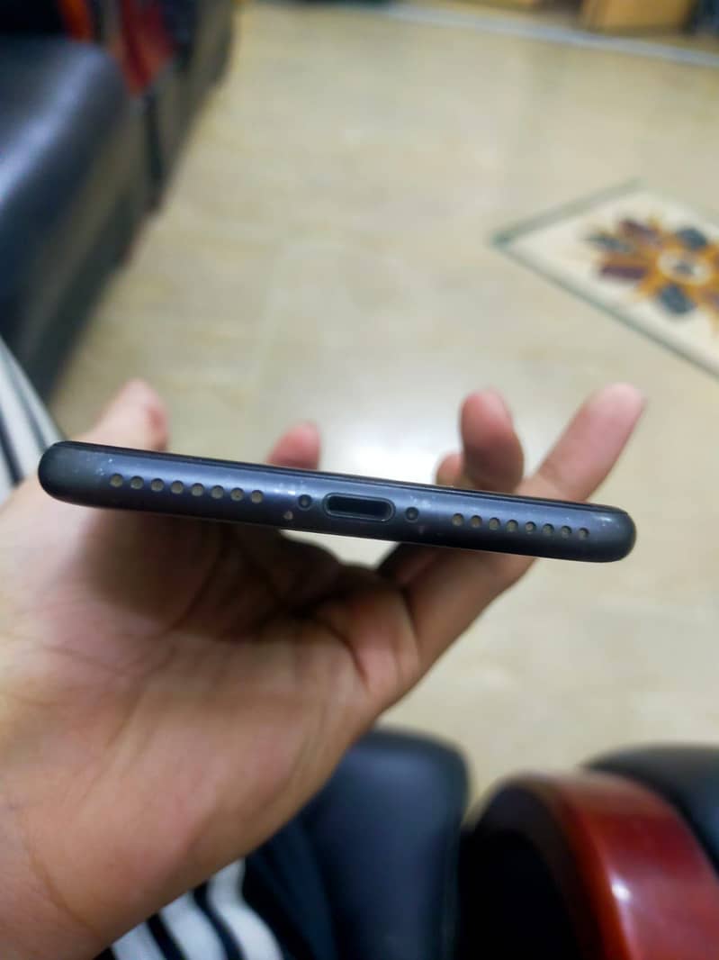 Apple iPhone 8 Plus 2