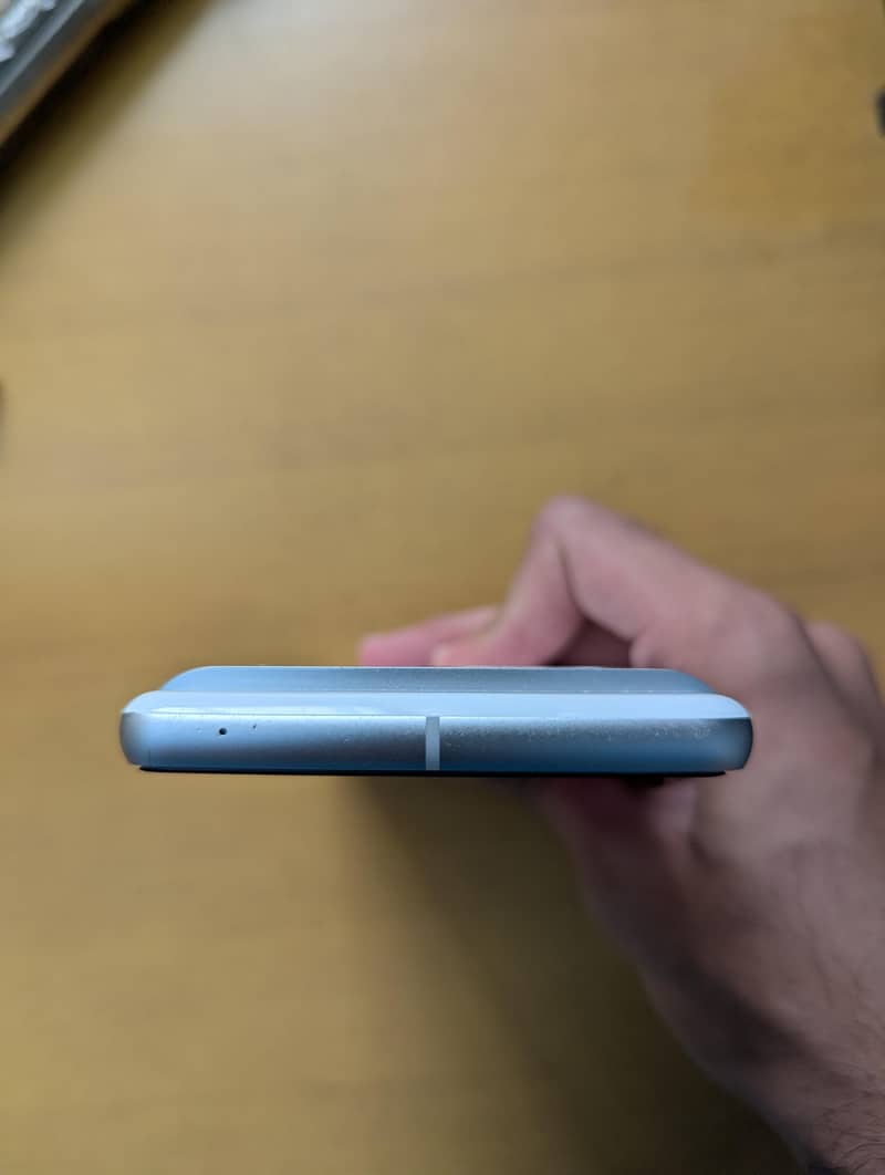 Google Pixel 7 4