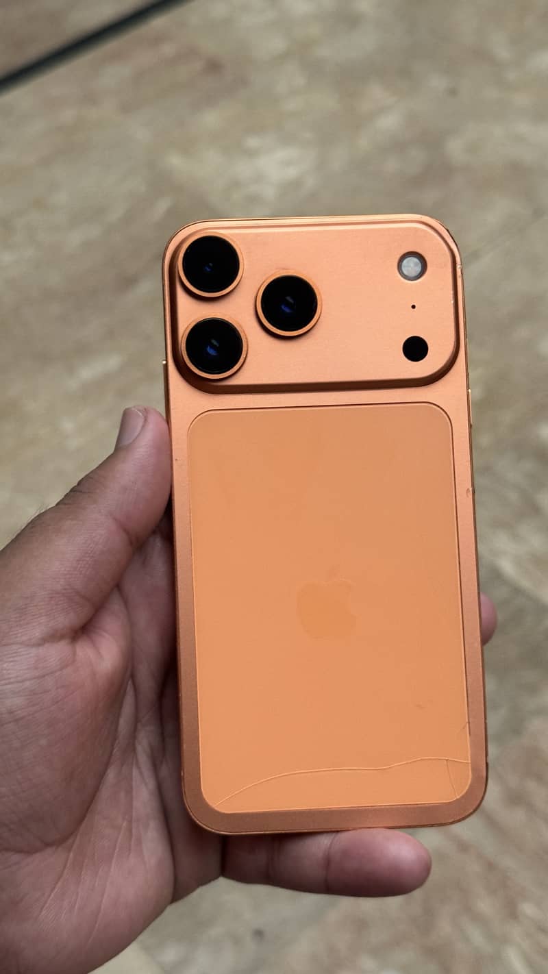 Apple iPhone 17 Pro Max 1