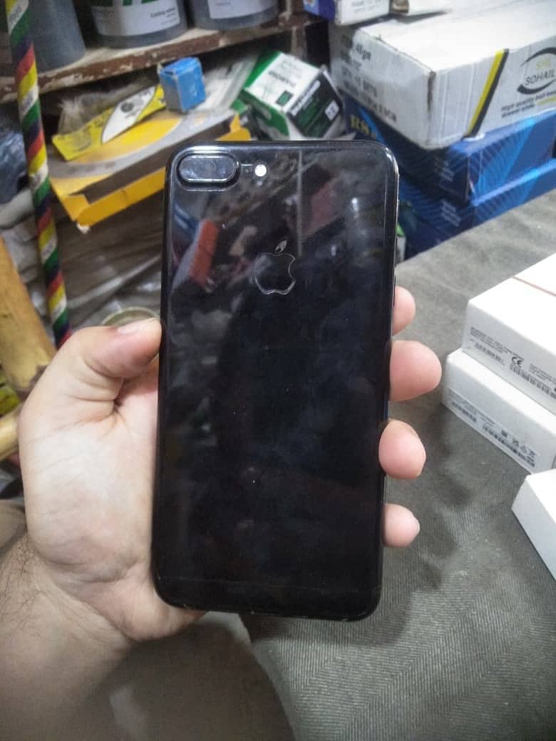 Apple iPhone 7 Plus 5