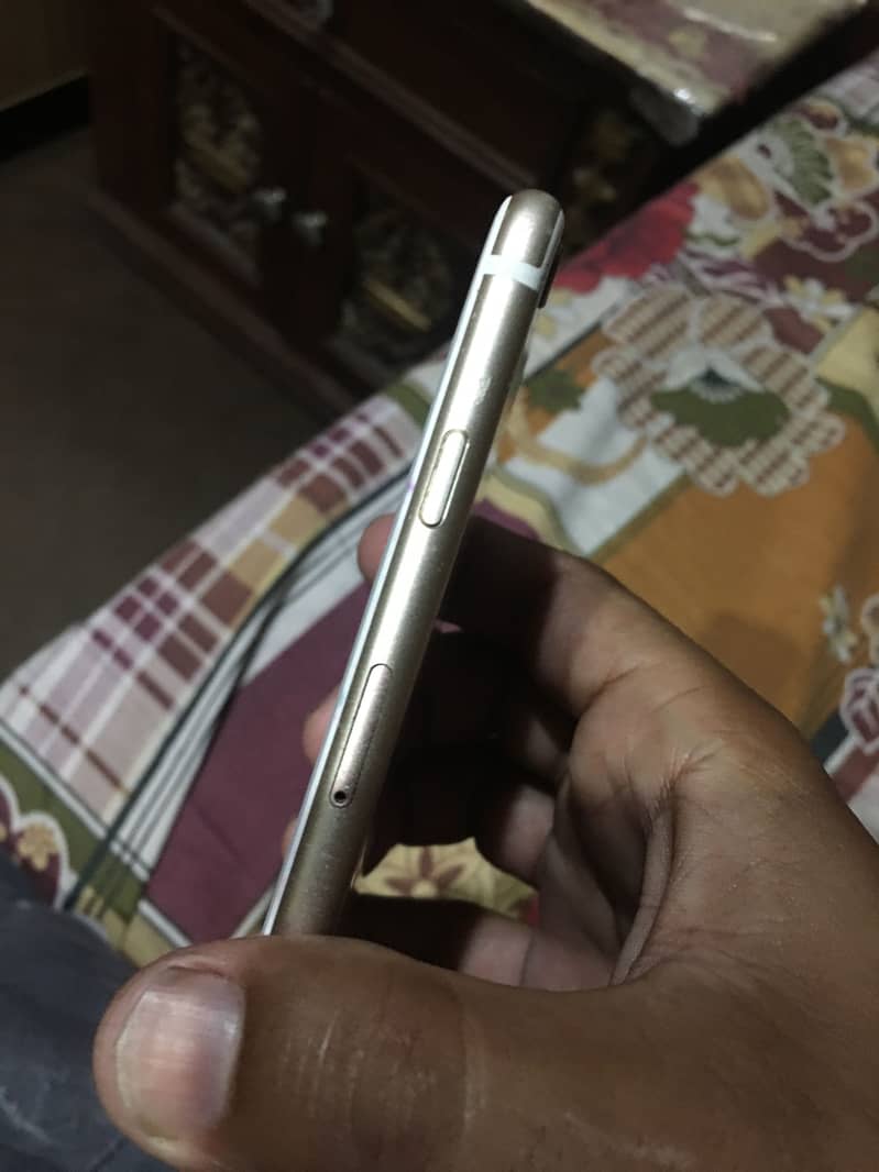Apple iPhone 6S Plus 2