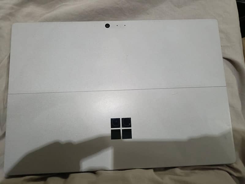 Microsoft Surface Pro 5 9