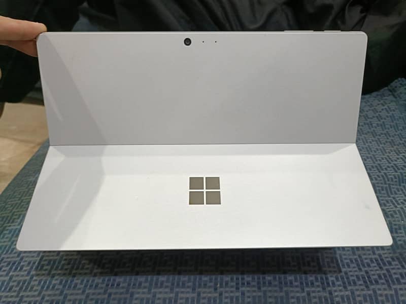 Microsoft Surface Pro 5 14