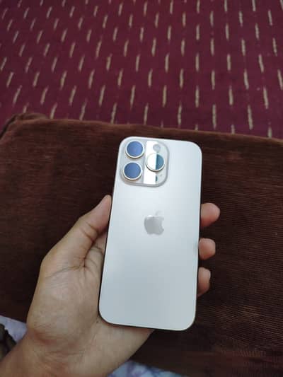 Apple iPhone 16 Pro